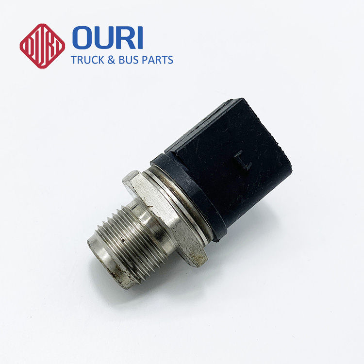 Common rail pressure sensor 0061536528 0281002504 0041536728 059130758 ...